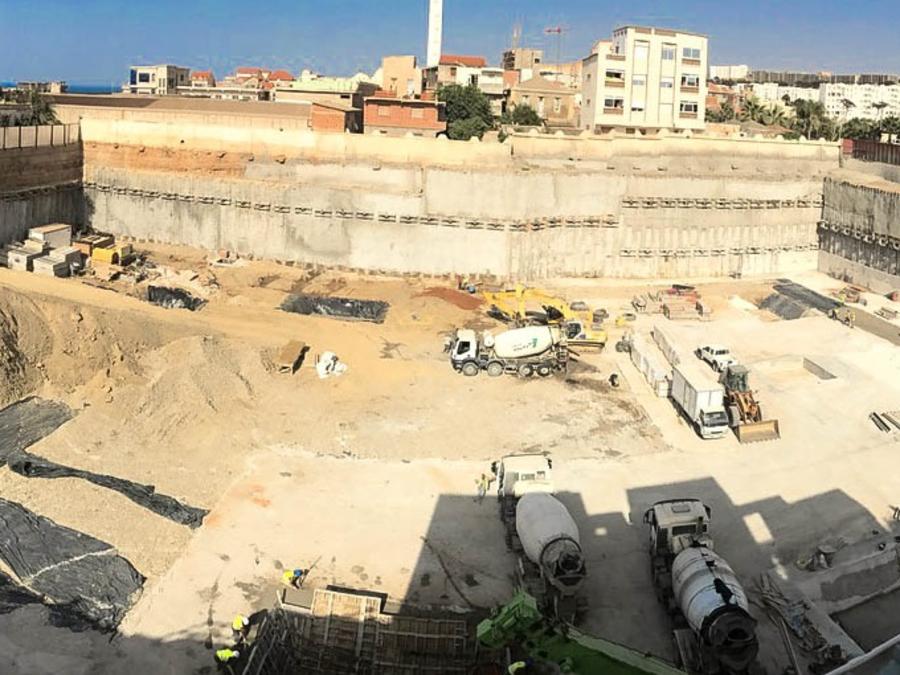 Le patio : Promotion immobilière à Alger. Réalisation d’une paroi de soutènement en pieux disjoints.