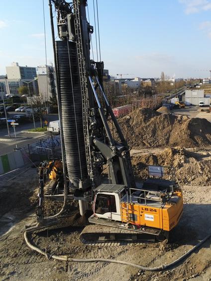 Pieux à la tarière continue tubée